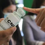 ¿Qué pasa si un ciudadano se niega a que le apliquen tinta indeleble tras votar?