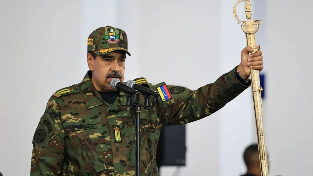 Venezuela rechaza advertencia de Trump sobre cierre total de su espacio aéreo