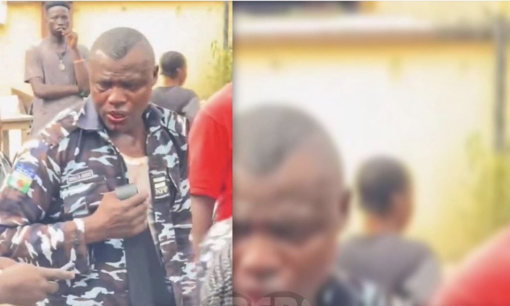 A suspected police officer was reportedly seen begging for mercy after being allegedly caught stealing.
