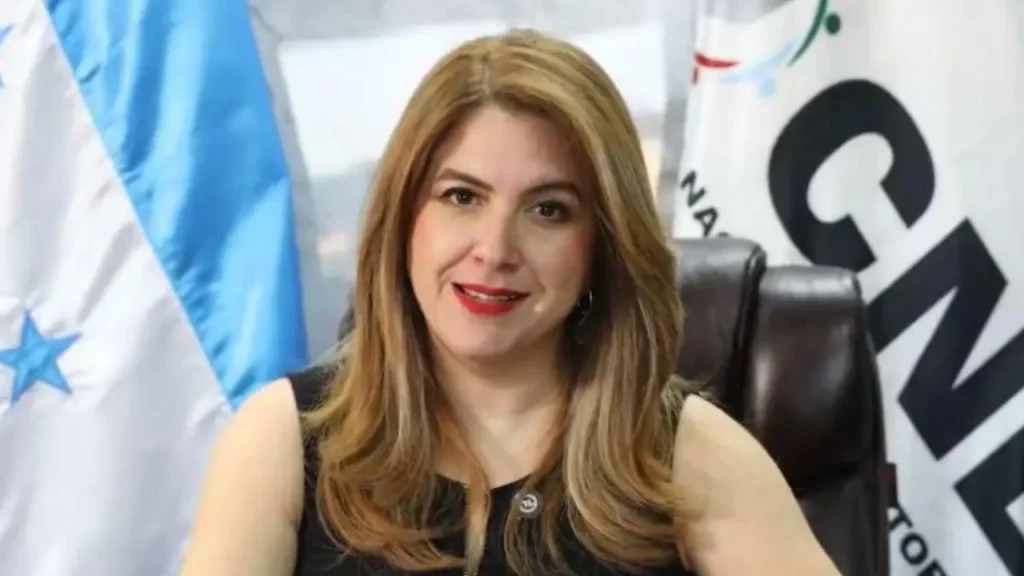 Edad de Cossette López: ¿cuántos años tiene la consejera del CNE?