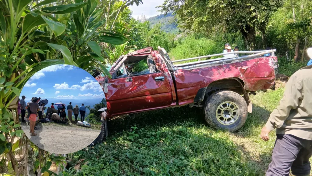 Accidente deja dos muertos y al menos 10 heridos en Santa Bárbara