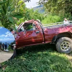 Accidente deja dos muertos y al menos 10 heridos en Santa Bárbara