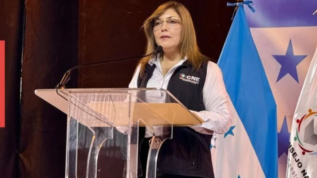 Hall pide a FF. AA. realizar su labor en estricto apego a la Constitución