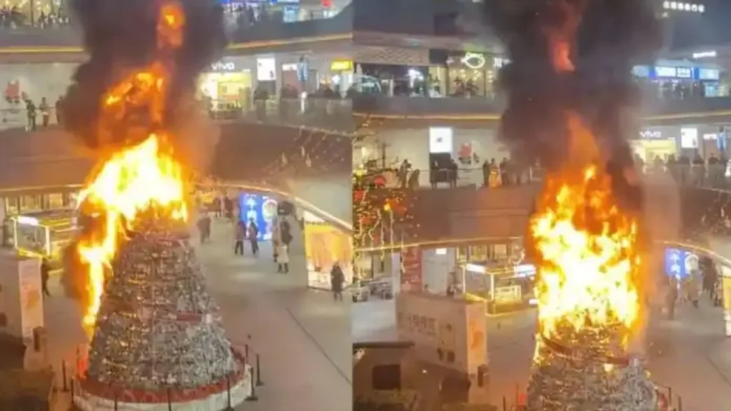 VIDEO: Árbol de Navidad gigante se incendia al interior de un centro comercial