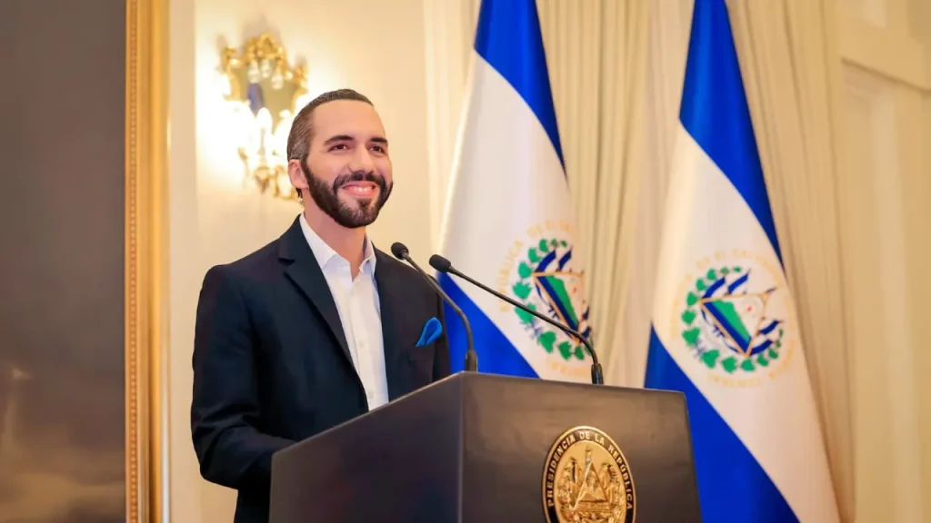 Bukele dice que le gustaría seguir ‘diez años más’ gobernando en El Salvador