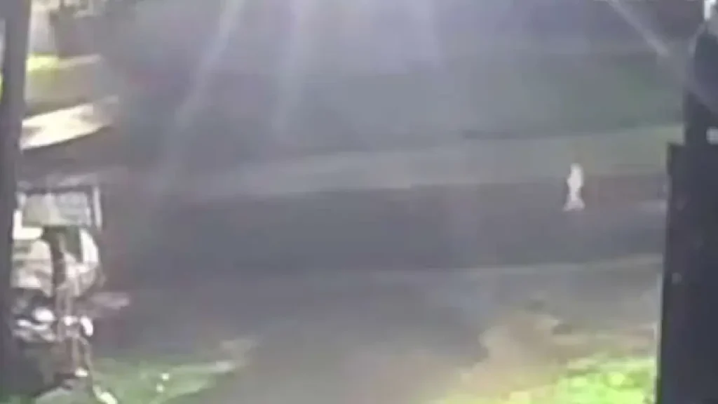 VIDEO: Niño es atropellado de madrugada y chofer dice: ‘pensé que era un perro’