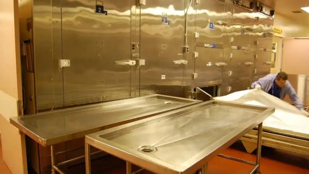 Condenan al exgerente de la morgue de Harvard por vender restos humanos