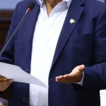 Diputado deja micrófono abierto y dice comentarios inapropiados: ‘que buena está’