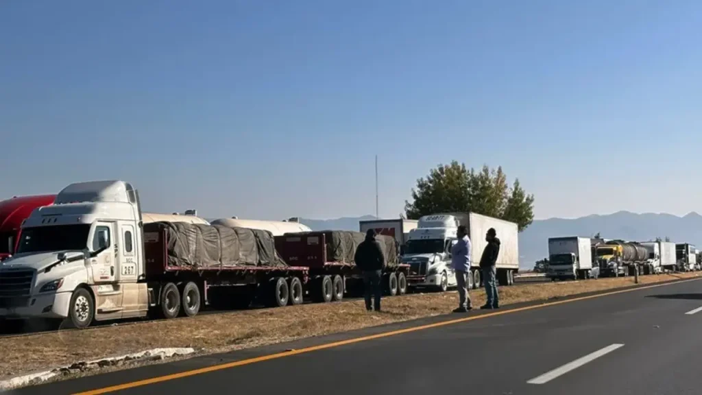 EE.UU. restringe visados a transportistas por ‘facilitar inmigración ilegal’