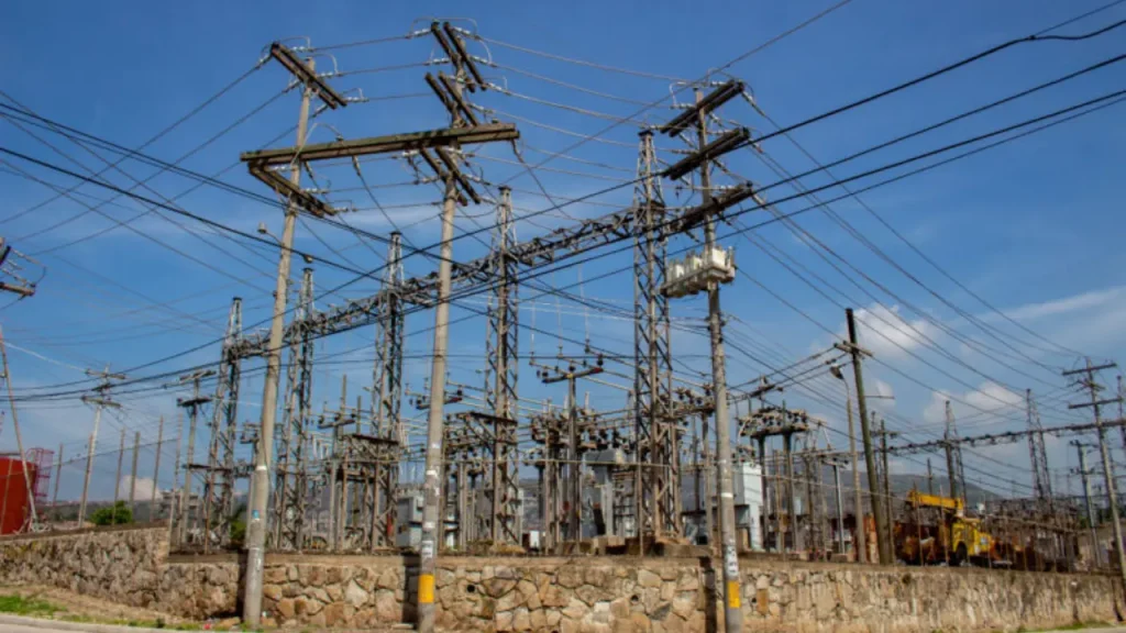 Gobierno dejará deuda de L9 mil millones con generadores de energía, según la AHER