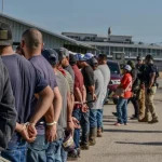 Hondureños entre los migrantes más arrestados en redadas del ICE en EE. UU.