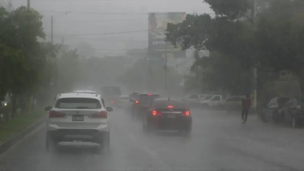 Lluvias continúan este martes en Honduras por masa de aire frío, advierte Cenaos