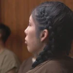 Madre deja morir a su hijo en el carro mientras se hacía un relleno de labios