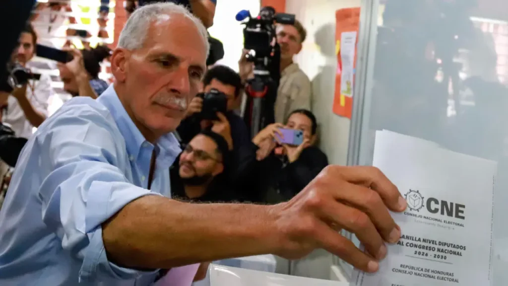 Nasry Asfura, candidato apoyado por Trump, vuelve a liderar recuento electoral