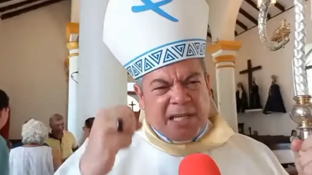 Obispo hondureño compara a malos políticos con ‘tábanos’ que viven del pueblo