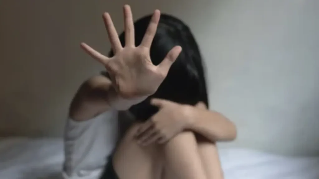 Hondureño intentó abusar de su hija de 13 años; sus hermanitos lo impidieron