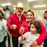 Pareja presidencial de Honduras ejerce el sufragio en Catacamas