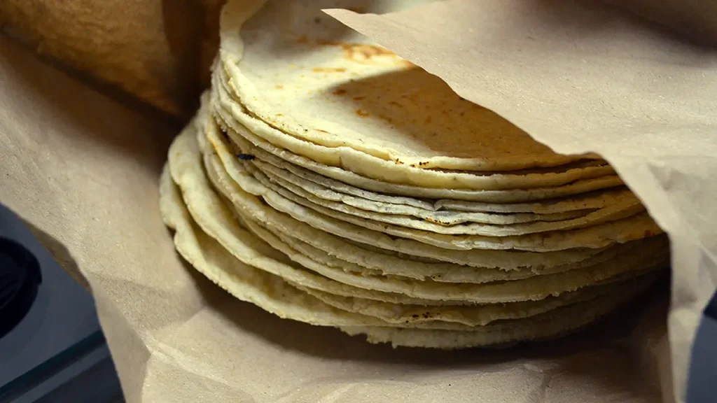 Vendedoras se agarran del pelo en Puerto Cortés por 30 lempiras en tortillas