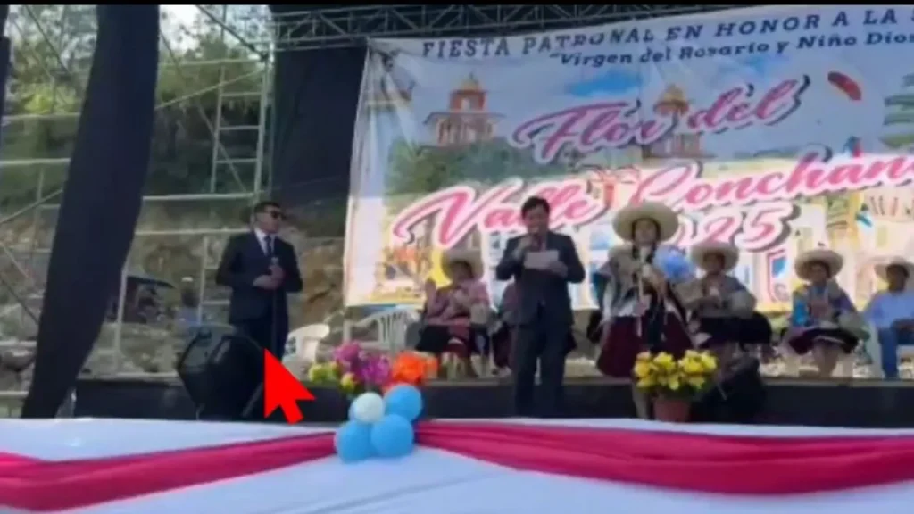 Presentador muere electrocutado frente al público durante certamen de belleza