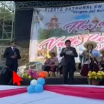 Presentador muere electrocutado frente al público durante certamen de belleza