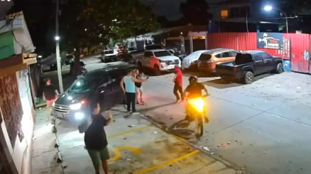 Video capta asalto armado contra cinco personas en barrio de San Pedro Sula
