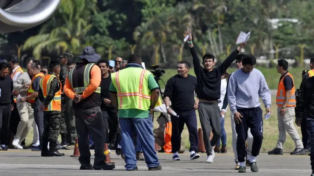 Honduras registra más de 42 mil migrantes retornados en 2025, mayoría desde EUA